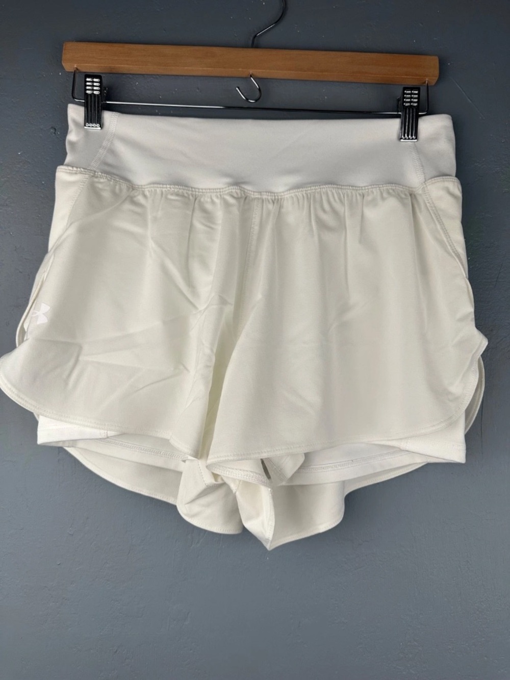 Underarmour Women's Sz Large White Athletic Shorts NWT